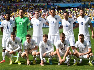 England squad delays train journey