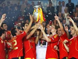Fernando Torres (R) of Spain lifts the trophy with team mates after the UEFA EURO 2008 Final match between Germany and Spain at Ernst Happel Stadion on June 29, 2008
