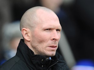 Oxford replace Waddock with Appleton