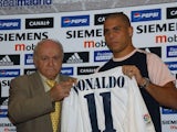 Alfredo di Stefano unveils Ronaldo as a Real Madrid player on September 02, 2002.