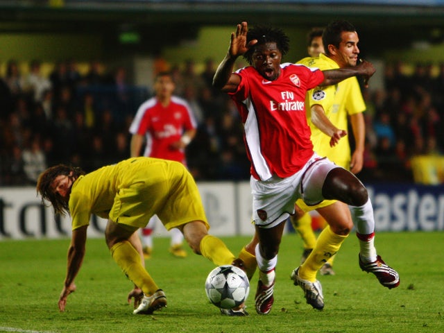 Emmanuel Adebayor of Arsenal has an attempt on goal during the UEFA Champions League quarter-final first leg match between Villarreal and Arsenal at the Madrigal Stadium on April 7, 2009