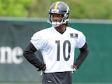 Martavis Bryant #10 of the Pittsburgh Steelers participates in drills during rookie minicamp at the Pittsburgh Steelers Training Facility on May 16, 2014