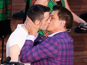 Organisers: 'Barrowman gay kiss was scripted'