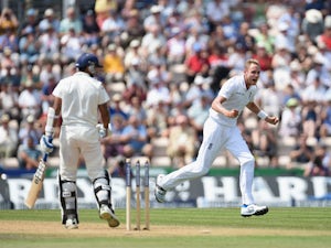 England close in on victory over India