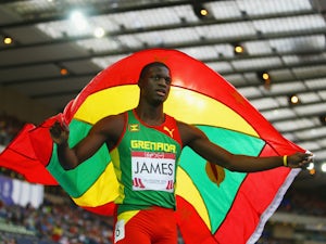 James eases to 400m gold