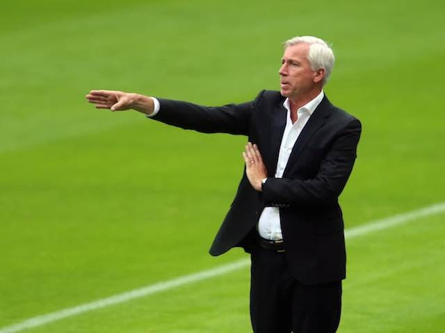Newcastle boss Alan Pardew gives instructions during his side's friendly with Real Sociedad on August 10, 2014