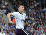 Everton's Irish midfielder Aiden McGeady celebrates scoring the opening goal of the English Premier League football match between Leicester City and Everton at King Power Stadium in Leicester, central England on August 16, 2014