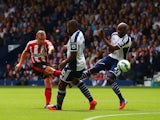 Lee Cattermole of Sunderland scores the opening goal during the Barclays Premier League match between West Bromwich Albion and Sunderland at The Hawthorns on August 16, 2014