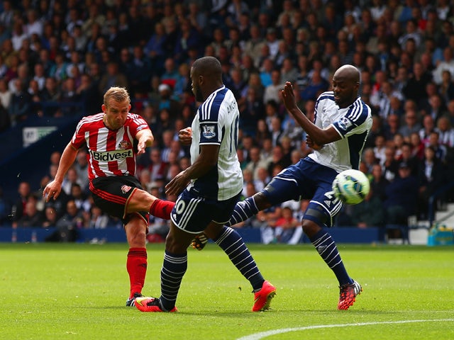 Lee Cattermole of Sunderland scores the opening goal during the Barclays Premier League match between West Bromwich Albion and Sunderland at The Hawthorns on August 16, 2014