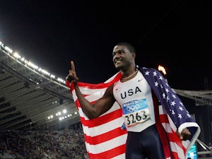 Gatlin equals personal best in 200m