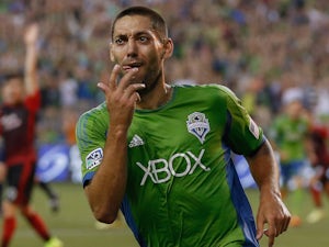 Dempsey strikes late to down NY Red Bulls