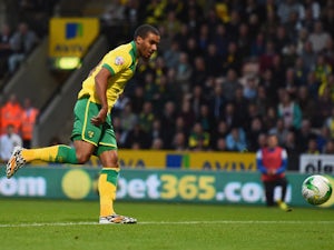Ten-man Norwich held by Rotherham at the break