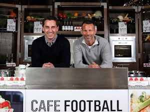 Neville, Giggs allow homeless to stay in building