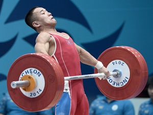 Om breaks weightlifting world record