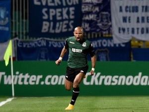Everton suffer late blow in Russia