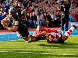 Alistair Hargreaves of Saracens scores a try during the Aviva Premiership match between Saracens and Gloucester at Allianz Park on October 11, 2014
