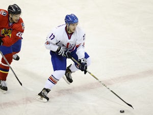 Britain on course for ice hockey gold