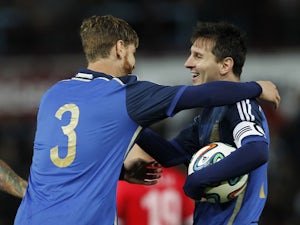 Argentina squeeze past Croatia
