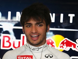 Sainz to race for Toro Rosso