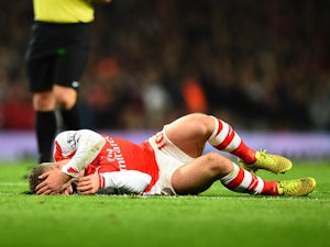 Wilshere 'to stay strong' after ankle op