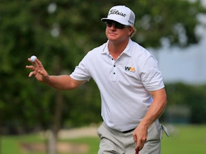 Hoffman keeps in touch with Spieth