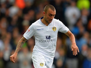 Leeds midfielder Bianchi 'fully fit'