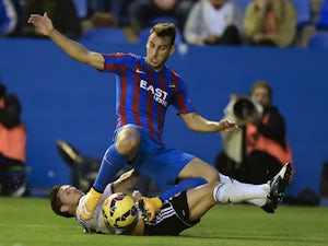 Levante defender Lopez pens new deal