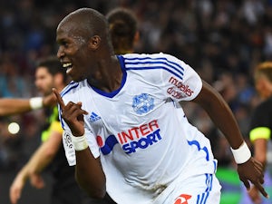 Leaders Marseille pass Nantes test