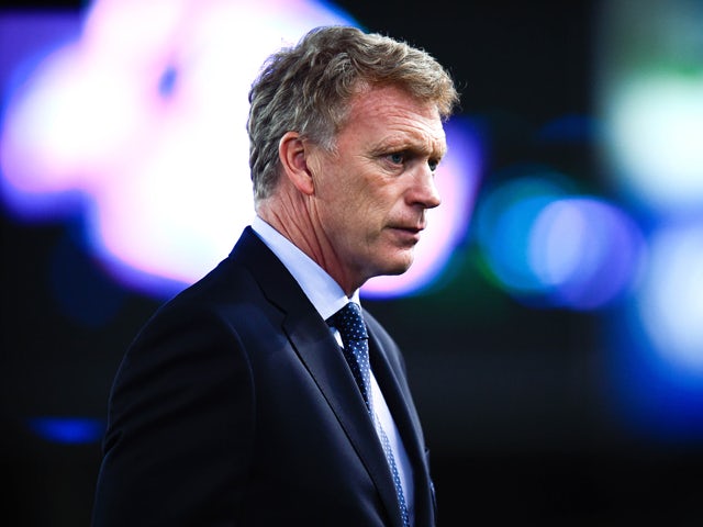 Head coach David Moyes of Real Sociedad looks on during the La Liga match between Real Socided and Elche FC at Estadio Anoeta on November 28, 2014