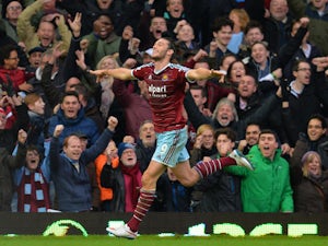 Carroll looking to add to Leicester's woes