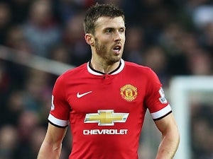 Carrick "comfortable" in holding midfield role