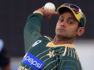 Hafeez adds to Pakistan's injury woes