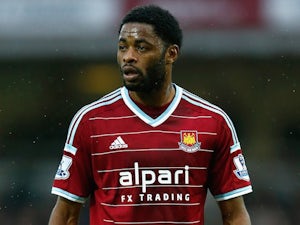 West Ham United sign Alex Song on loan