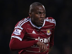 Guy Demel joins Dundee United