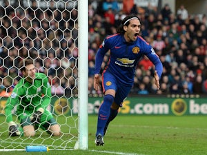 Falcao leaves Old Trafford before loss?