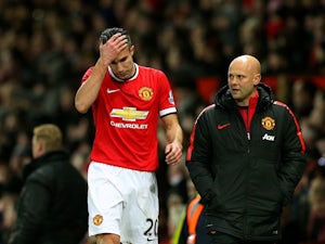Van Persie ruled out of Manchester derby