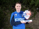 Bradford City boss Phil Parkinson with his Manager of the Month award on January 8, 2015