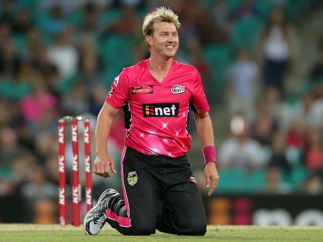 Brett Lee of the Sixers reacts during the Big Bash League match between the Sydney Sixers and Melbourne Renegades at Sydney Cricket Ground on December 19, 2014