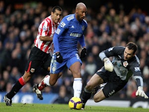 Report: Second spell for Anelka in India