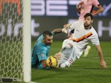 Mattia Destro of Roma scores the equalizing goal during the Serie A match between US Citta di Palermo and AS Roma at Stadio Renzo Barbera on January 17, 2015