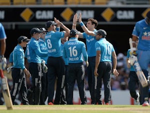 Bell pushes England to comfortable victory