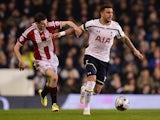 Jamie Murphy of Sheffield United and Kyle Walker of Spurs battle for the ball during the Capital One Cup Semi-Final first leg match on January 21, 2015