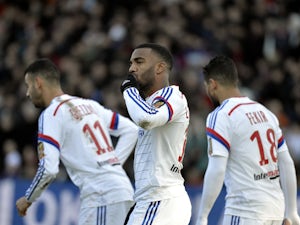 Lyon stay top with Marseille stalemate