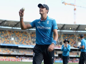 England bowl out India for 200