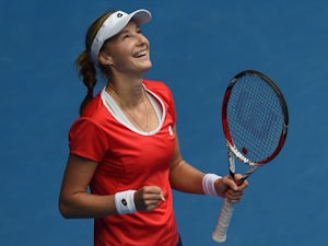Makarova comes from behind to progress