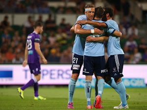 Nine-man Sydney hold on to beat Perth