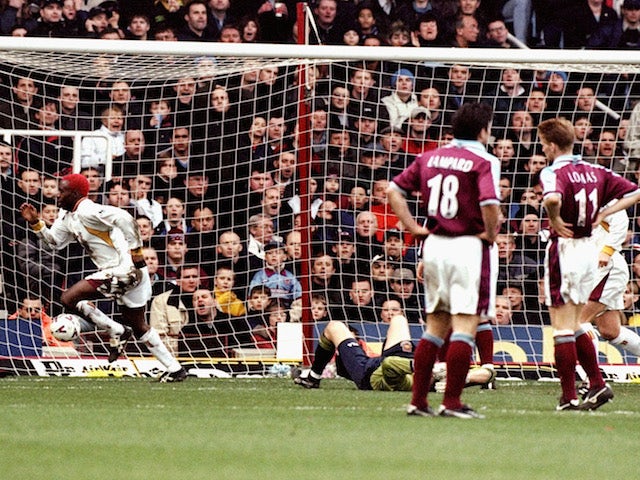 Jamie Lawrence of Bradford City scores during the FA Carling Premiership match against West Ham United at Upton Park on February 12, 2000