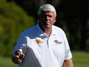 Daly trails Holmes, Hicks by one shot