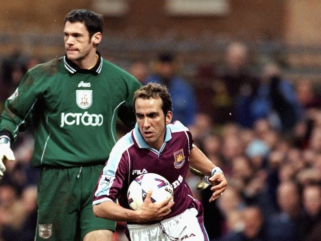 Paolo Di Canio of West Ham United during the FA Carling Premiership game between West Ham United and Bradford City at Upton Park  on February 12, 2000