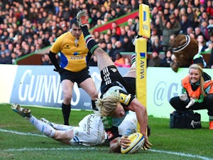 Matt Hopper of Harlequins scores his sides try during the Aviva Premiership match between Harlequins and Exeter Chiefs at the Twickenham Stoop on February 21, 2015